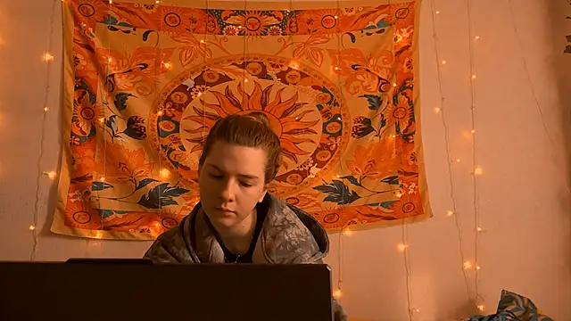 AliceCUNTach online show from April 2026 05:10:01 AM