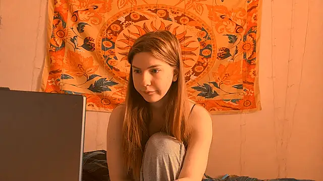 Snapshot of AliceCUNTach chatting on April 2026 05:05:01 AM AliceCUNTach online show from April 2026 05:05:01 AM