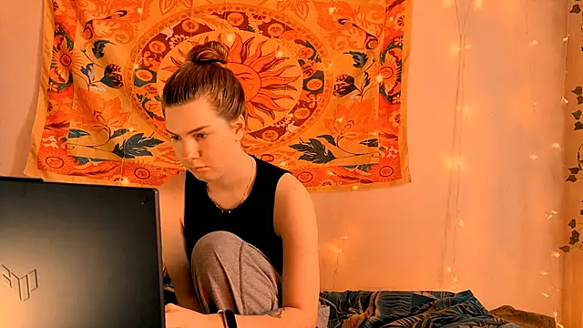 Snapshot of AliceCUNTach chatting on April 2026 05:03:01 AM AliceCUNTach online show from April 2026 05:03:01 AM