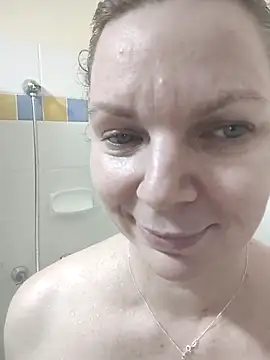 aussiepeaches online show from September 2025 02:09:02 PM