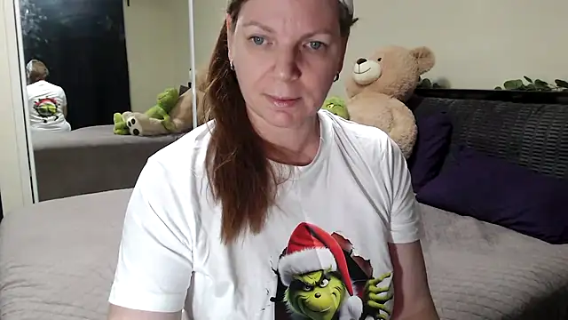 aussiepeaches online show from December 2025 11:04:01 AM