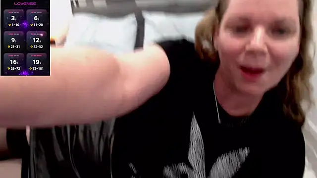 aussiepeaches online show from April 2026 11:29:01 AM