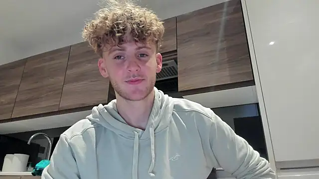 DominantAlex18 online show from December 2025 03:19:01 PM