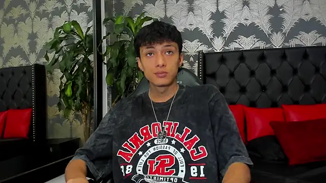 Lean Portman online show from April 2026 02:18:02 PM