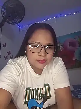 Snapshot of Angelly_ricura chatting on May 2026 04:35:02 PM Angelly ricura online show from May 2026 04:35:02 PM