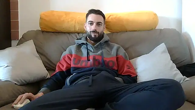 Amicisegreti online show from February 2026 11:54:01 AM