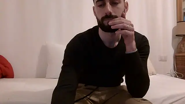 Amicisegreti online show from March 2026 05:45:02 PM