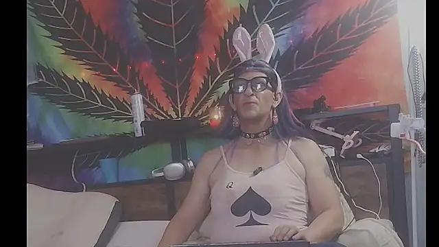 Snapshot of mistismoker chatting on April 2026 03:13:01 AM mistismoker online show from April 2026 03:13:01 AM