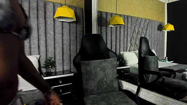 SkylerBloomm online show from December 2025 03:03:02 AM