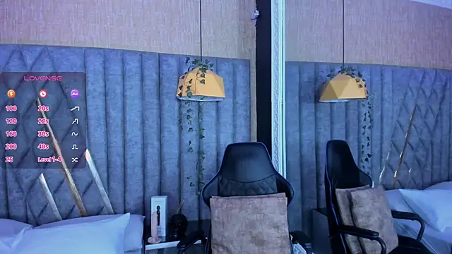 SkylerBloomm online show from April 2026 03:23:01 AM