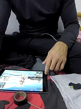 yazinyazin1 online show from November 2025 07:46:02 PM