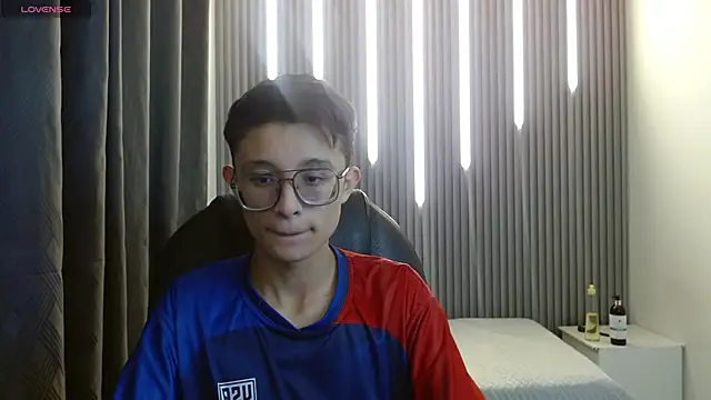 SantiagoRusso18 online show from February 2026 06:26:01 AM