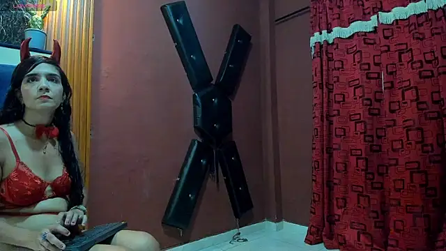 JisooLuv online show from October 2025 06:53:02 PM