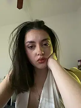 Mialoveloc online show from May 2026 06:07:02 AM