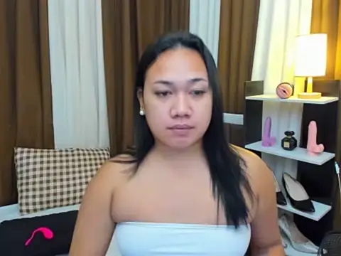 TsUncutKaren online show from October 2025 08:25:01 PM