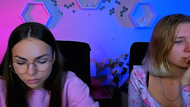 gloria bubble online show from November 2025 01:00:01 PM