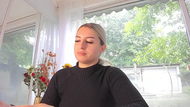 Ella Vee online show from May 2026 05:36:02 AM