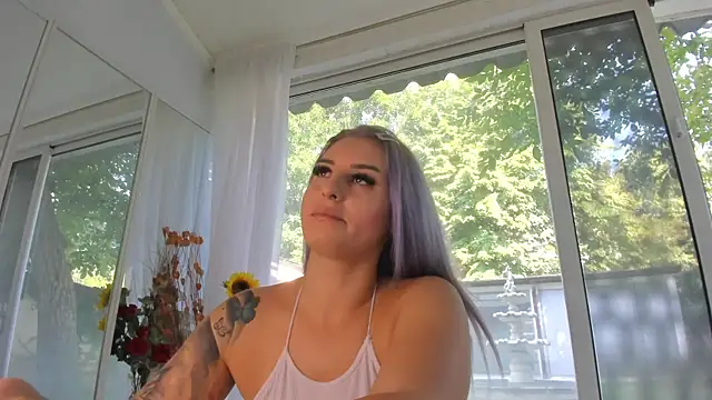 Snapshot of Ella_Vee chatting on July 2026 07:01:02 AM Ella Vee online show from July 2026 07:01:02 AM