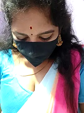 luci-queen online show from September 2025 03:02:01 PM