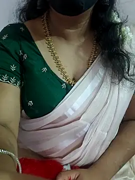 luci-queen online show from May 2026 07:22:02 PM