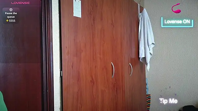 cris2428 online show from January 2026 09:30:02 PM