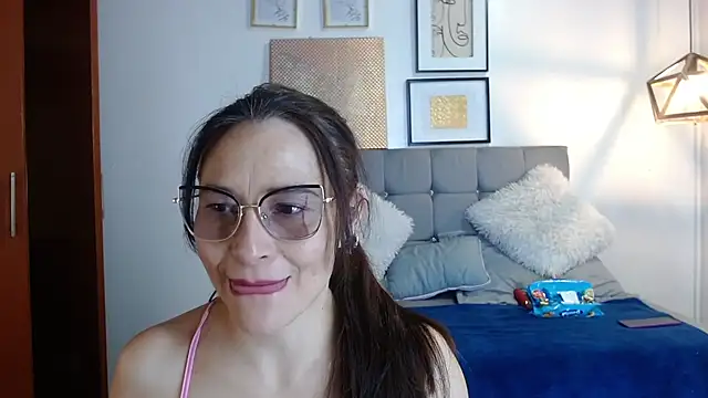  naomi s online show from September 2025 01:46:01 PM