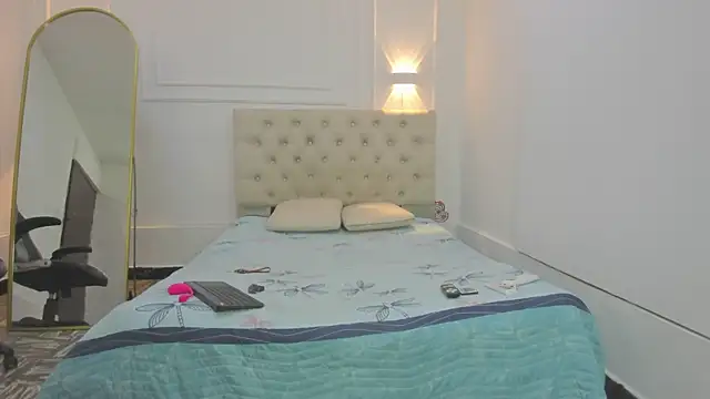 Snapshot of charlotte_dante212 chatting on February 2026 03:58:01 AM charlotte dante212 online show from February 2026 03:58:01 AM