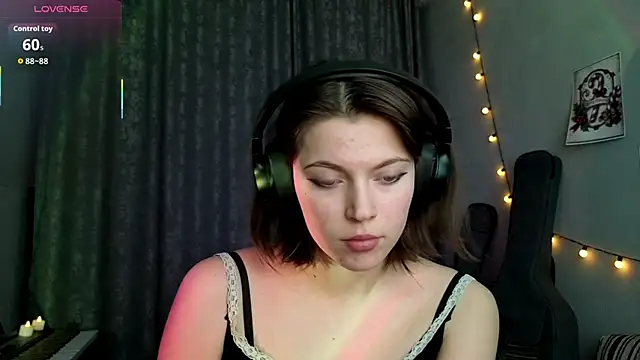 CutieAnny online show from February 2026 08:31:01 AM