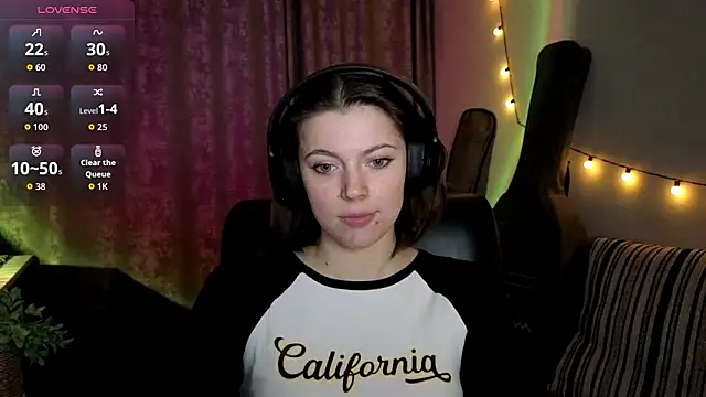 CutieAnny online show from February 2026 08:08:02 PM