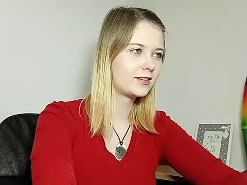 Snapshot of LydiaYoung chatting on September 2025 06:09:01 PM LydiaYoung online show from September 2025 06:09:01 PM