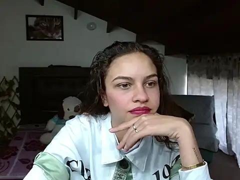 Skylovershot online show from November 2025 01:55:01 PM