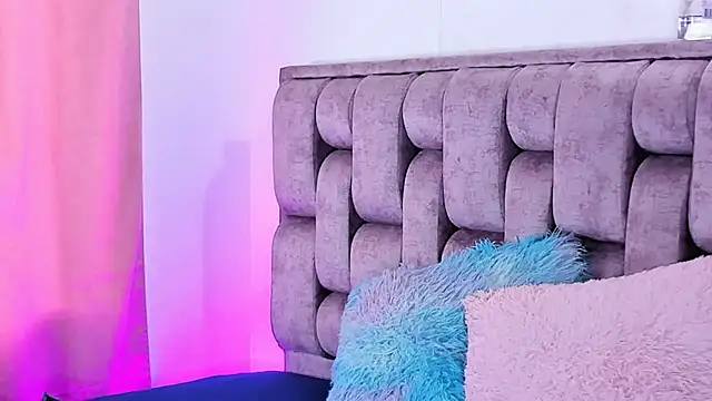 Alexa-Hunter online show from November 2025 08:52:01 PM