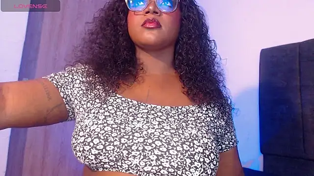 Snapshot of Mimi_Gil chatting on December 2025 08:33:01 AM Mimi Gil online show from December 2025 08:33:01 AM