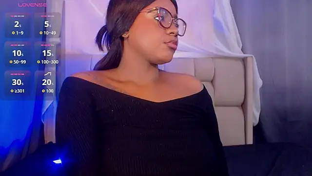 Snapshot of Mimi_Gil chatting on February 2026 11:42:02 PM Mimi Gil online show from February 2026 11:42:02 PM