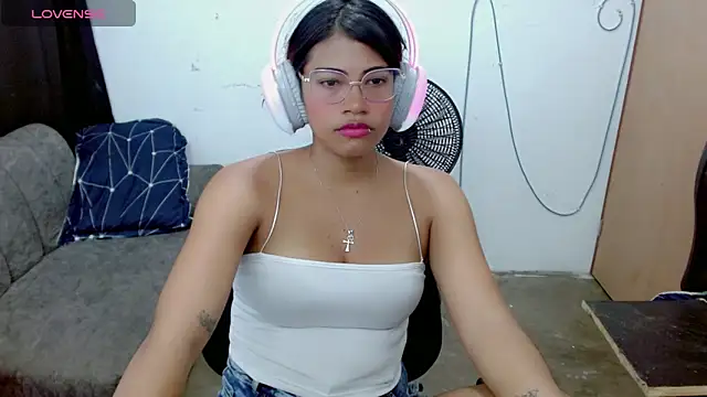 Dulce2415 online show from March 2026 12:47:01 AM