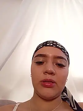 Snapshot of tony_and_katy chatting on February 2026 01:43:01 PM tony and katy online show from February 2026 01:43:01 PM