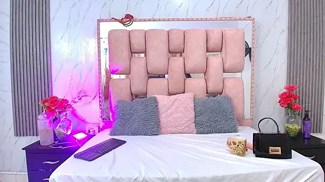 Snapshot of SofiaSommers chatting on November 2025 07:37:02 PM SofiaSommers online show from November 2025 07:37:02 PM