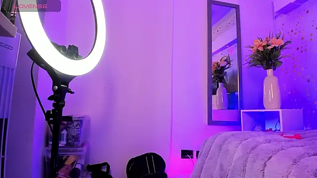 ArianaSantana online show from September 2025 01:23:02 PM