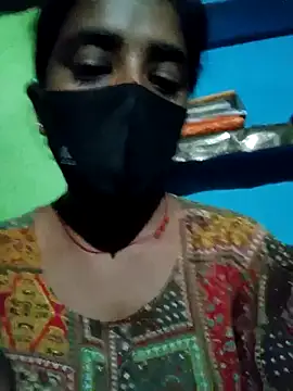 Snapshot of Pari_queen_44 chatting on September 2025 03:03:02 PM Pari queen 44 online show from September 2025 03:03:02 PM