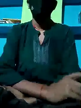 Snapshot of Pari_queen_44 chatting on October 2025 08:22:02 PM Pari queen 44 online show from October 2025 08:22:02 PM