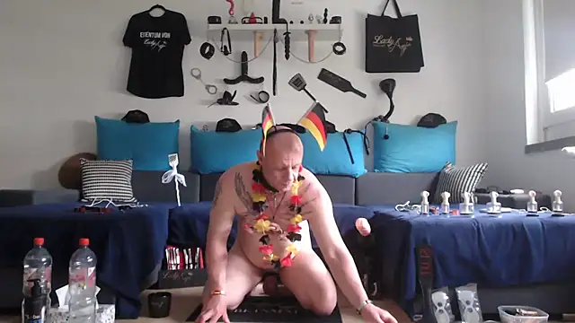 Snapshot of Sklave-Sille chatting on June 2026 01:01:02 PM Sklave-Sille online show from June 2026 01:01:02 PM