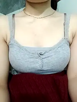 LucyyLy online show from November 2025 02:39:02 AM