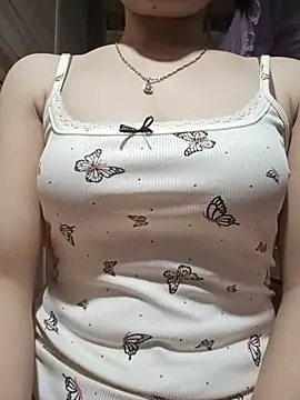 LucyyLy online show from July 2026 11:53:01 AM