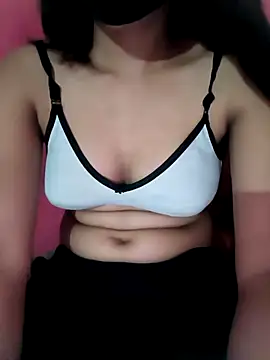 Snapshot of sr2818168 chatting on October 2025 05:04:02 AM sr2818168 online show from October 2025 05:04:02 AM