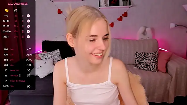 LillianShine online show from December 2025 12:03:02 PM