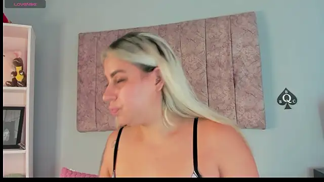 naomi sanz online show from October 2025 06:30:02 PM