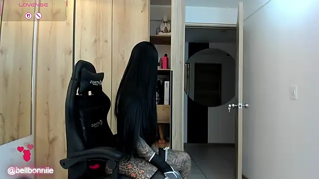 belllbonniie online show from October 2025 07:00:01 PM