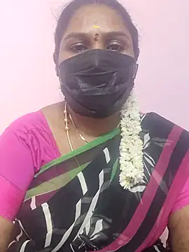 Snapshot of Tamil_Azhaghi25 chatting on September 2025 04:28:02 PM Tamil Azhaghi25 online show from September 2025 04:28:02 PM
