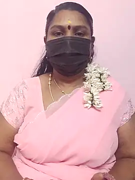 Snapshot of Tamil_Azhaghi25 chatting on September 2025 05:18:02 PM Tamil Azhaghi25 online show from September 2025 05:18:02 PM