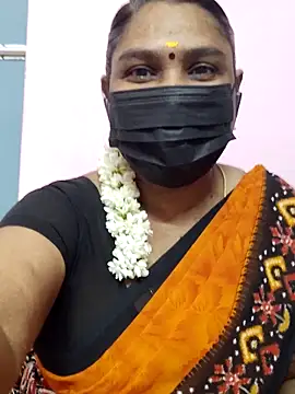 Snapshot of Tamil_Azhaghi25 chatting on October 2025 05:25:02 PM Tamil Azhaghi25 online show from October 2025 05:25:02 PM